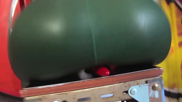 都是关于屁股的！穿着绿色紧身裤