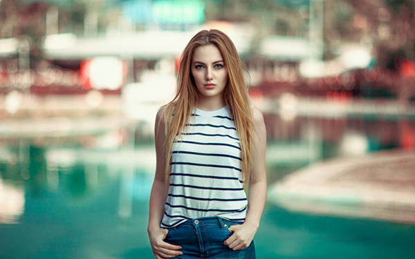 白皙学生妹被大长屌直顶到子宫疼得嗷嗷叫