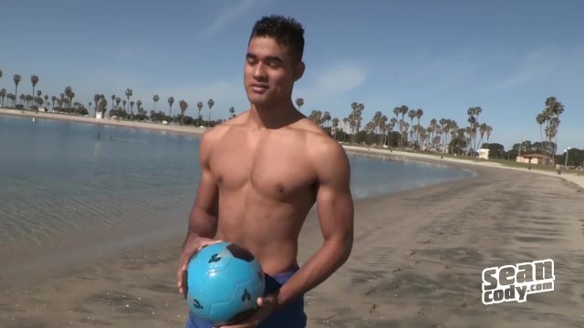 肖恩·科迪——马里奥独自抚摸着他的大鸡巴