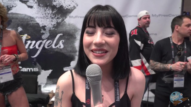 问一个色情明星：你有没有做过DP，双阴道或双肛门？