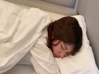 颜出し 无 流出ｗ寝起きドッキリして中出しハメ撮り！嫌々上司にハメられて意外と感じてる大人気モデルのオフパコｗ舌ピのフェラが気持ち良かｗ