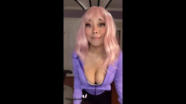 MyAsian Bunny Tik Tok穿着不同的服装跳舞弹跳我的乳头，玩得很开心