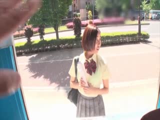 MMGH-196 はじめてのセンズリ鑑賞で発情してしまったスケベな女子○生 みなみ（18）