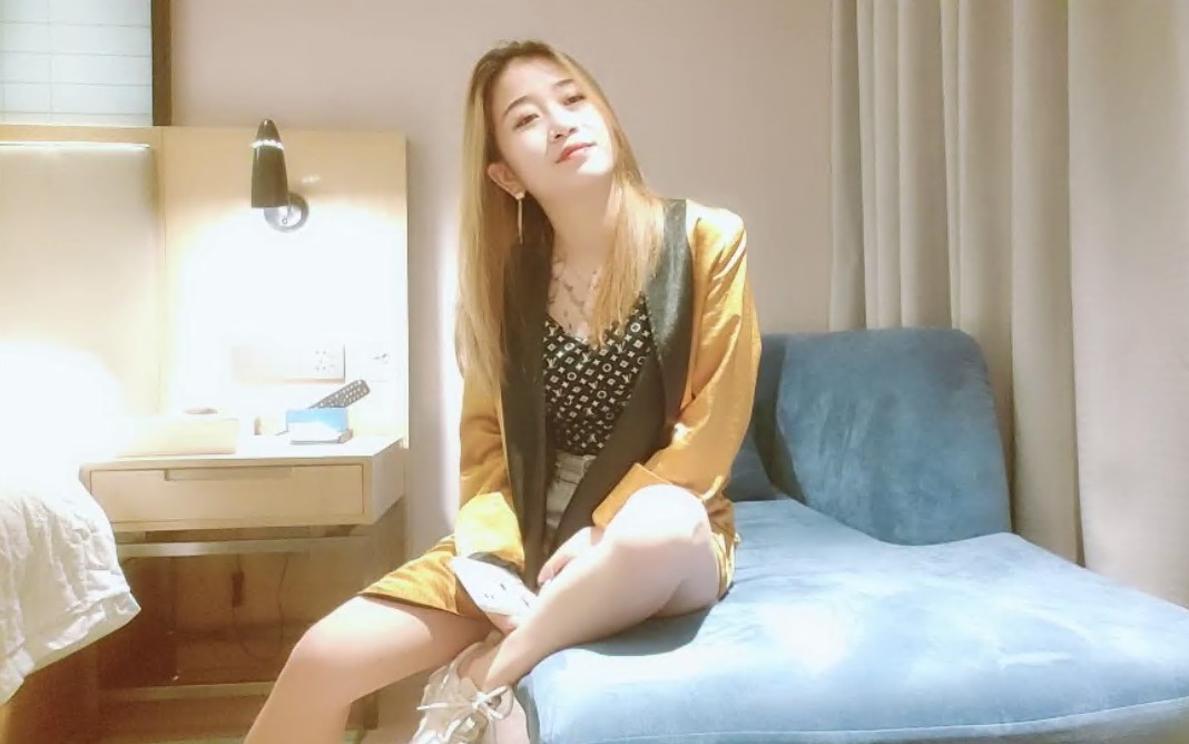 几千现金数完裸体毕露肤白貌美任君肆虐