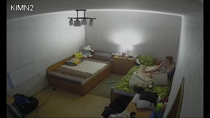 【稀缺 破解摄像头】猎奇资源之家庭摄像头惨遭破解 众女同拉拉亲密私拍甄选 原来女人之间玩的也挺疯狂 高清版~V~video 2021-10-09 01-37-11 new