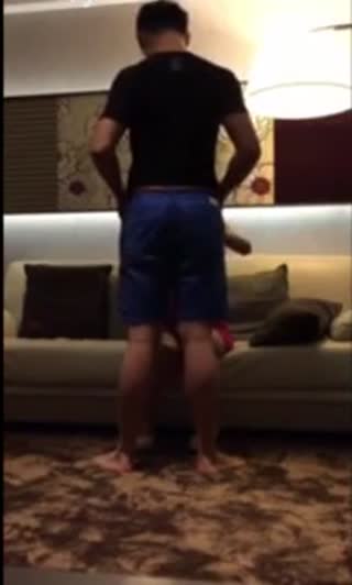 【国产】极品模特身材美女高档会所找鸭-直接在包房地上干-把小姐姐操爽了-这钱没白花