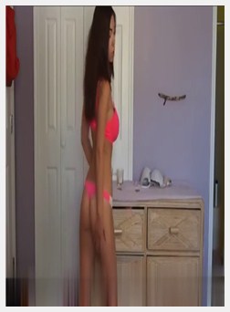 他妈的一个罗马尼亚的淫荡宝贝内莉·肯特在屁股上的不同位置和暨在她的脸上