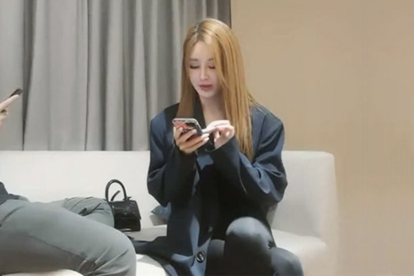 9分颜值金发冷艳女神