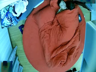 zipai#酒店情趣大红床上帝视角近距离偷窥土豪金小哥和白嫩美女做爱潮吹妹子表情销魂