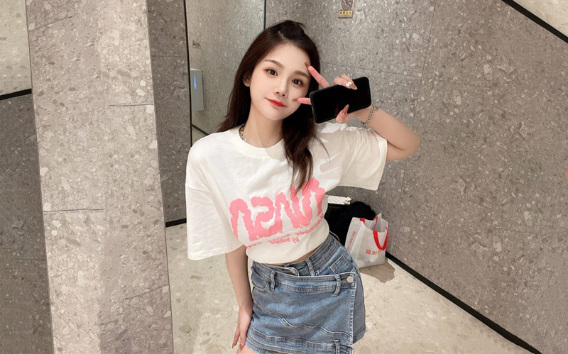 爆乳女神反差婊Shiro收费解锁不雅自拍各种场景装束