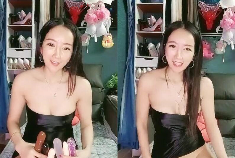 平安夜约铁粉野战后带回家接着操翘挺美乳操太猛套套差点掉逼里