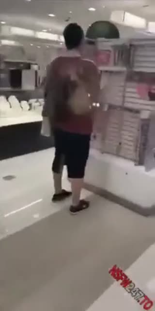 Marturbation in the supermarket