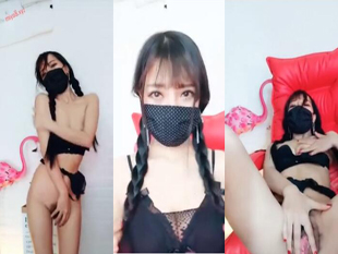 双马尾新人美女住播不知道是不是学过舞蹈