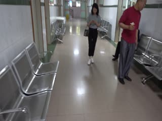 zipai#外站最新流出潜入妇幼保健医院WC偷拍来看病的各式美女