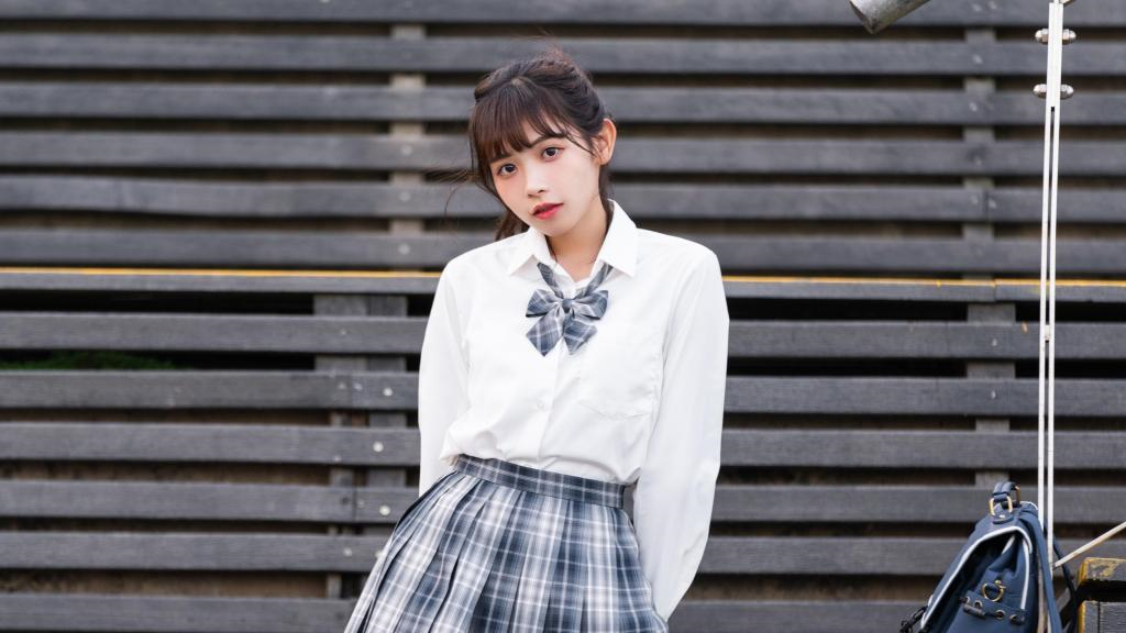 KTV勾搭的小嫩妹睡了一下午有精神了来一炮粉乳苗条青春气息浓郁