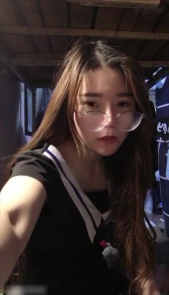 超火爆亚裔高挑尤物嫩模与长猛男激情一炮热辣短裙撩人多姿势无套狂