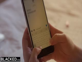 大学生渴望她爸爸的 BBC