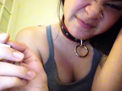 吸食含有尼古丁的香烟和迷幻药