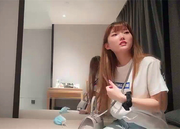 午夜寻花约了个长相甜美挺嫩萌妹舔弄上位骑坐侧入猛操呻吟娇喘非常诱人