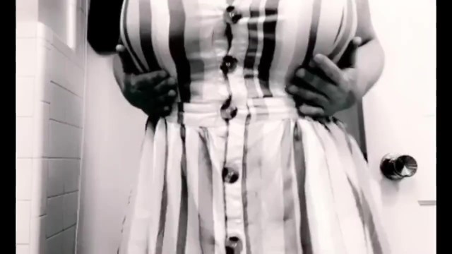 PAWG Filakia闪现出一些曲线