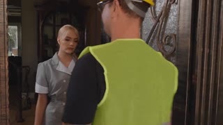 “好奇的女仆终于吃了老板的猫！