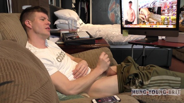 当他开始使用这些应用程序时，事情很快就失控了