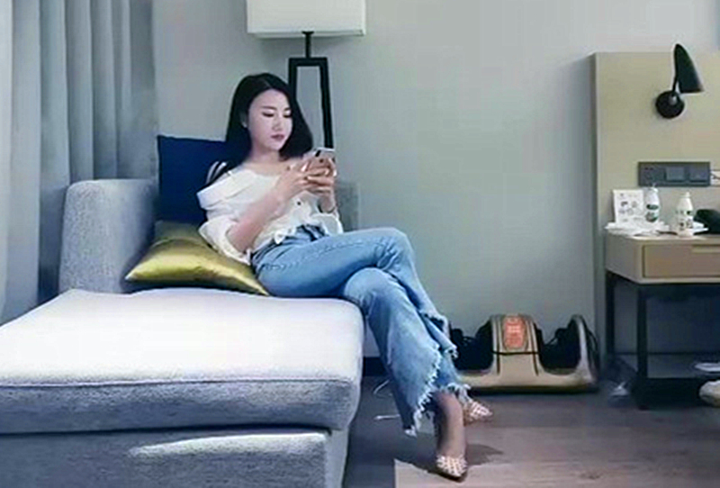 9总全国探花深夜第三场牛仔裤高跟鞋妹子性感黑丝舔逼骑乘后入猛操呻吟娇喘大声非常诱人