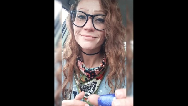 我带着一个绑在内裤里的振动器去买食物。我坚持了多久？