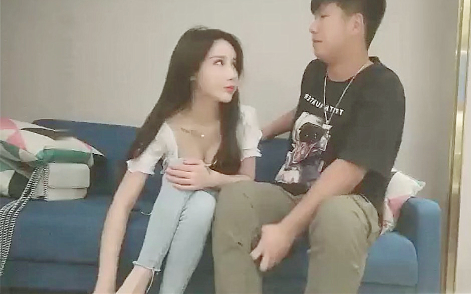 牛仔裤网红萌妹啪啪啪舌吻调情洗完澡骑乘抱着猛操