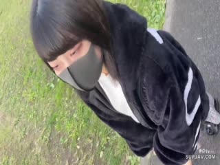 fc2ppv-2578478 露出☆ロリで巨乳美女の白昼公園