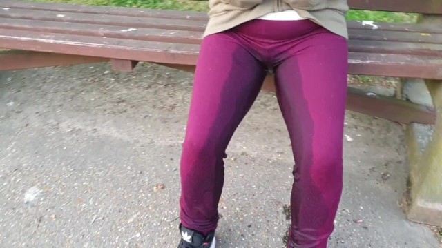 ⭐在公共场合尿尿——整天穿着尿裤子；）