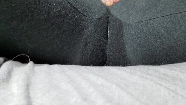 午餐休息时，瑜伽裤突然喷出来！