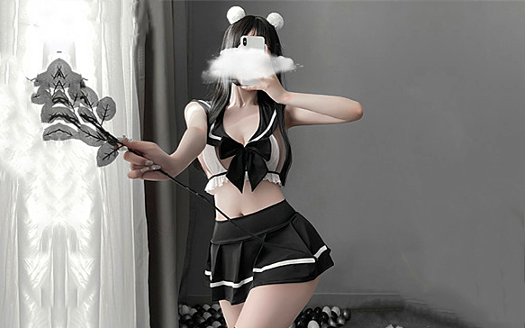 大屌混血哥爆操暗黑JK制服学妹身材不错穿制服操超魅惑多姿势各种操浪叫不止