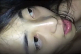 大学情侣半夜不睡觉偷嚐禁果妹子身材真是好