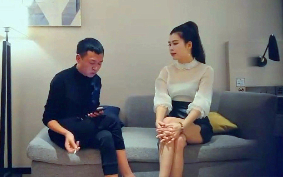 御姐系极品美腿皮短裙高端外围小姐姐