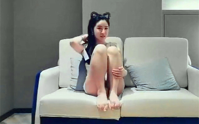 包臀裙腰细外围女神穿上女仆装简直完美