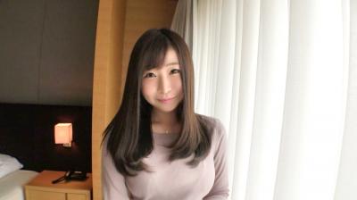 SIRO4049【初撮り】【美尻スイ】色香が漂う美尻スイ。Tックをずらして爱液溢れるあそこに挿入すれば..応募素人、初AV撮影125ひかり24歳スフイ.