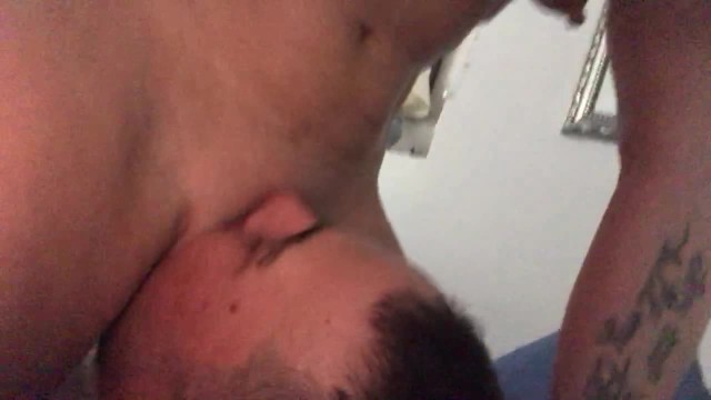 他想让我在他脸上