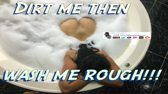 他扎进我的头发，然后用力清理！！！