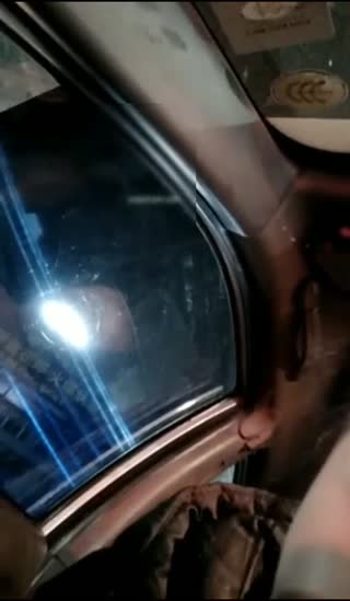 -zipai-滴士司机带着萝莉主播柠檬KTV门口勾搭了几个社会小青年开房淫乱其中一个喝高了的乱说话