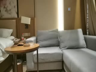 搏命演出！黄先生高价约外围妹子，发现妹妹有臭味袭来猛吐三分钟后继续干！
