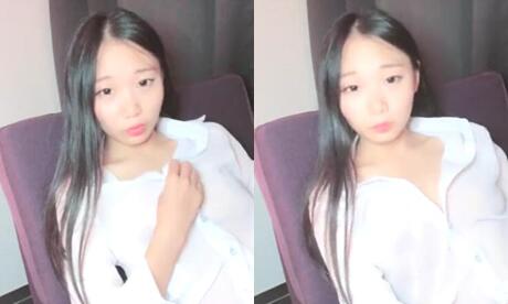 翘臀苗条妹子双人互舔诱惑秀脱下内裤玩逼逼口交搞的很湿肉丝跳蛋塞入很是诱惑喜欢不要错过