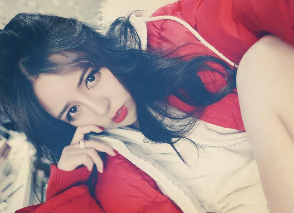 重磅福利最新重金購買熊貓直播yoyo貝下海私播各種道具風油精玩弄騷穴