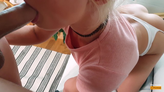 Fit业余女孩有很深的肛门，可以Don’别再喷她自己了