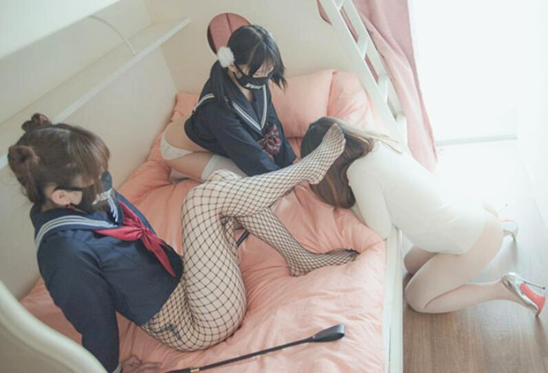 极品网红萝莉柚木2019最新品玉系列之百合小姐姐的3P柔情极品身材超唯美全裸淫字