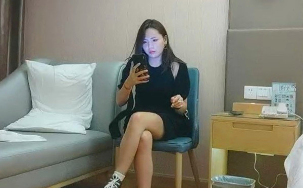 跨年第一炮C罩杯小少妇温柔健谈