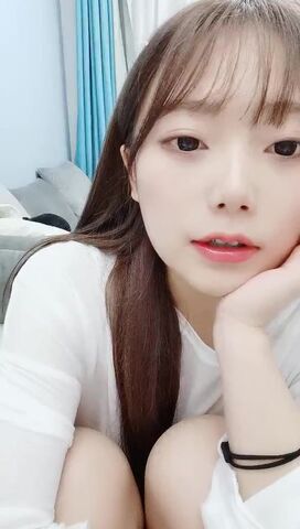 初恋の清纯女友浴室湿身诱惑｜半褪内裤娇喘湿臀坐马桶 跳蛋震动蜜穴 纯欲蜜桃臀颤动实录