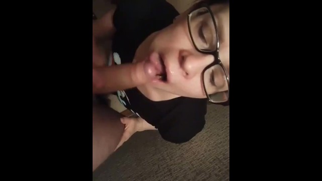 妈妈她女朋友的头发在走廊里