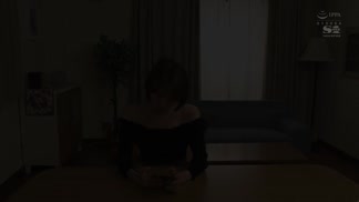 SSIS-117出差一個月回家的瞬間就被妻子搾到蛋蛋清空仍不停嘴