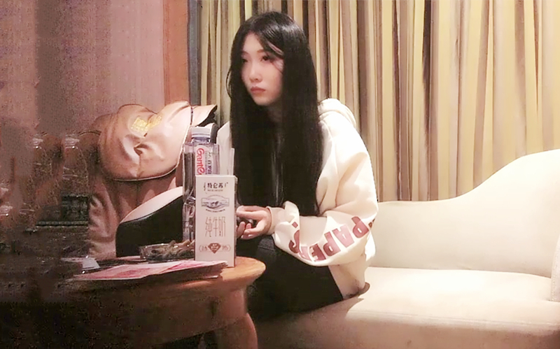 与风骚小姐姐棋逢对手强奸式暴力啪啪